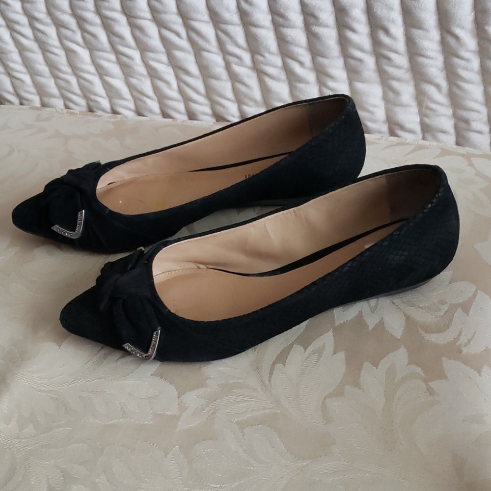 Shoes - Picture 2 of 4